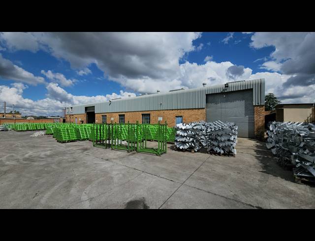 891M² WAREHOUSE SOLD IN COSMO CITY